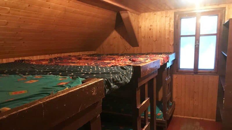 Palandy pod šikmou střechou